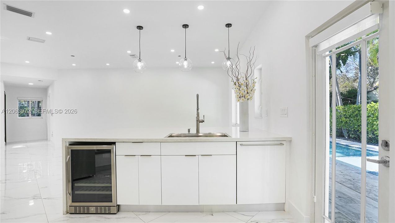 For Rent: $16,000 (3 beds, 2 baths, 2194 Square Feet)