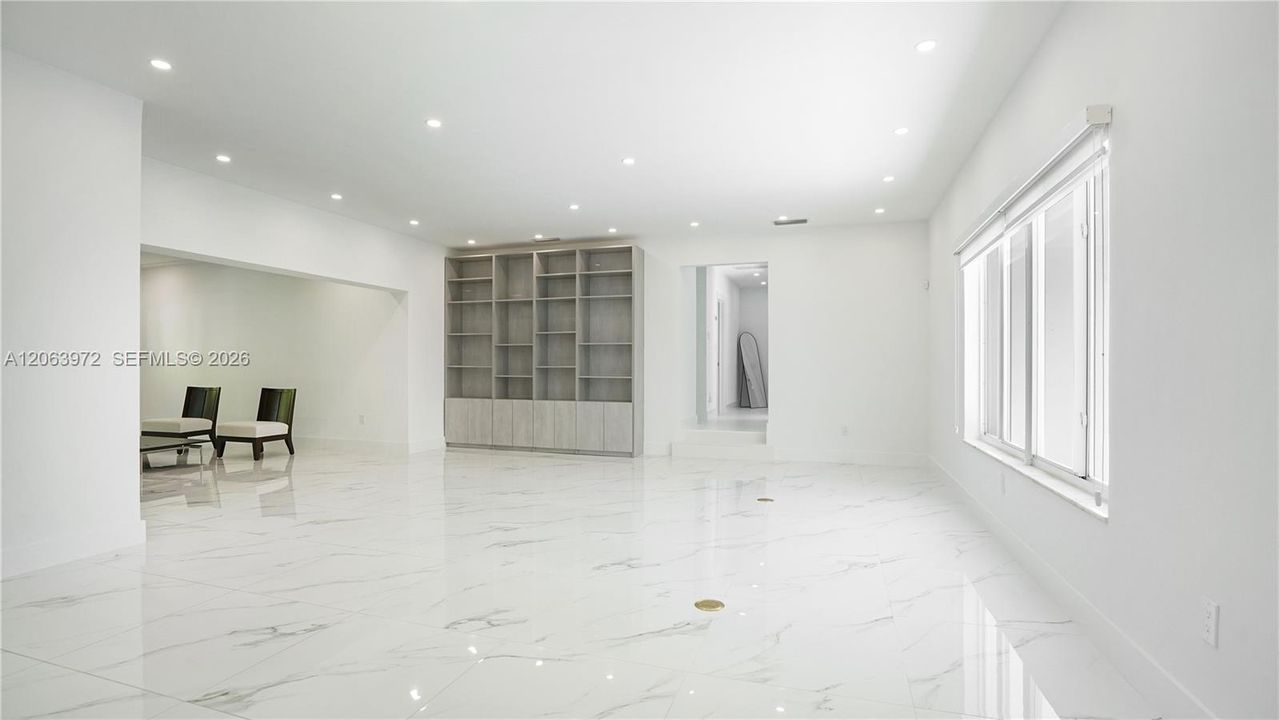 For Rent: $16,000 (3 beds, 2 baths, 2194 Square Feet)