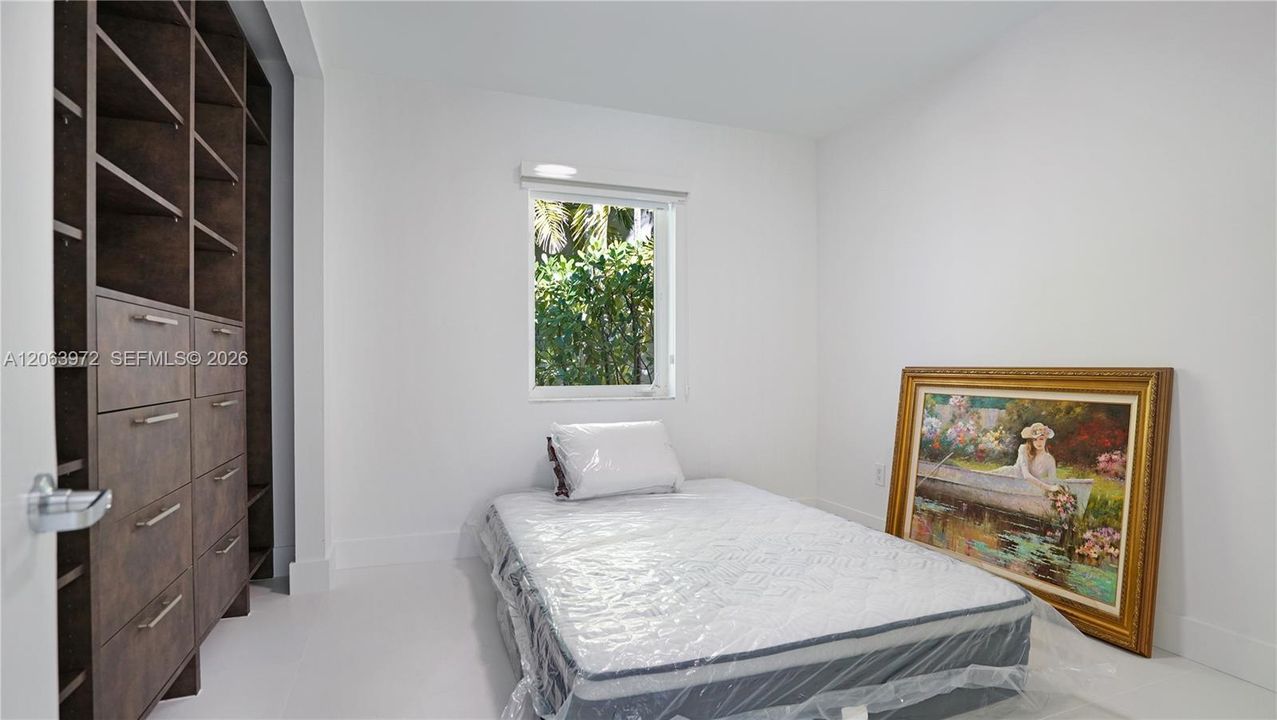 For Rent: $16,000 (3 beds, 2 baths, 2194 Square Feet)