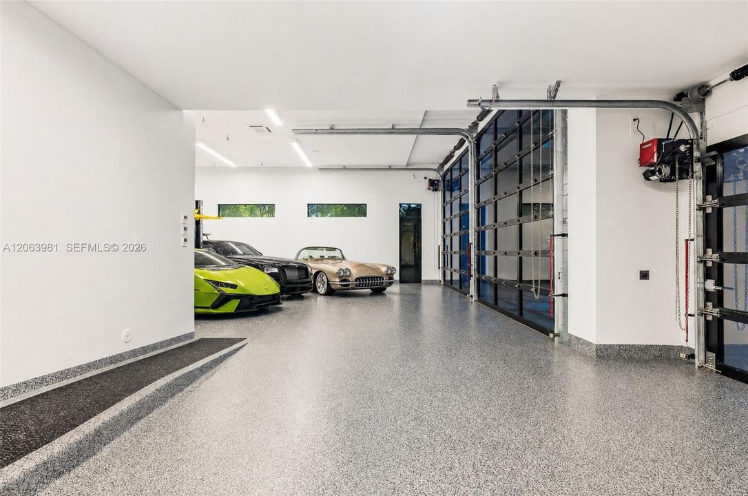 2,300+ SF garage showrooms.Fit up to 20 cars.