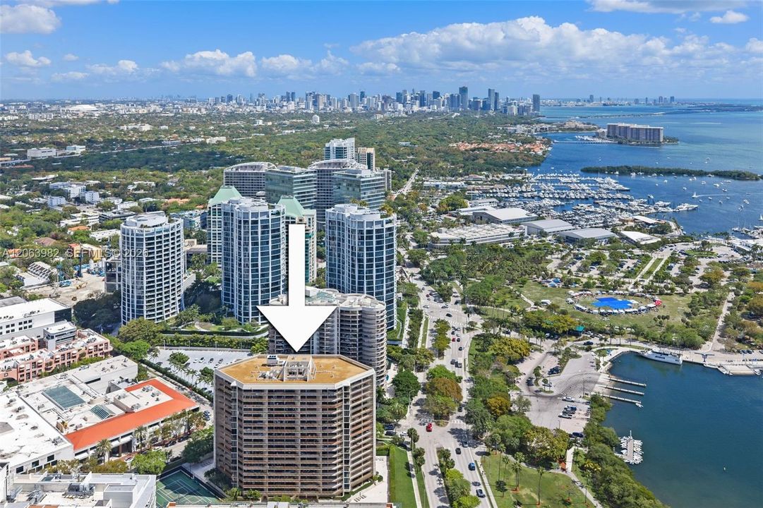 For Sale: $1,385,000 (2 beds, 2 baths, 1172 Square Feet)