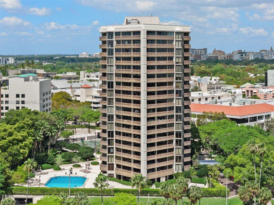 For Sale: $1,385,000 (2 beds, 2 baths, 1172 Square Feet)