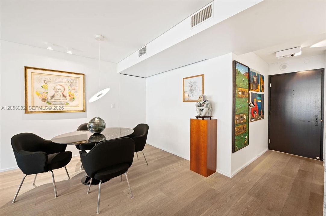 For Sale: $1,385,000 (2 beds, 2 baths, 1172 Square Feet)