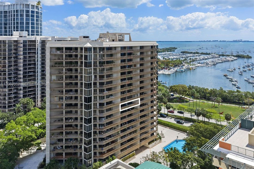 For Sale: $1,385,000 (2 beds, 2 baths, 1172 Square Feet)