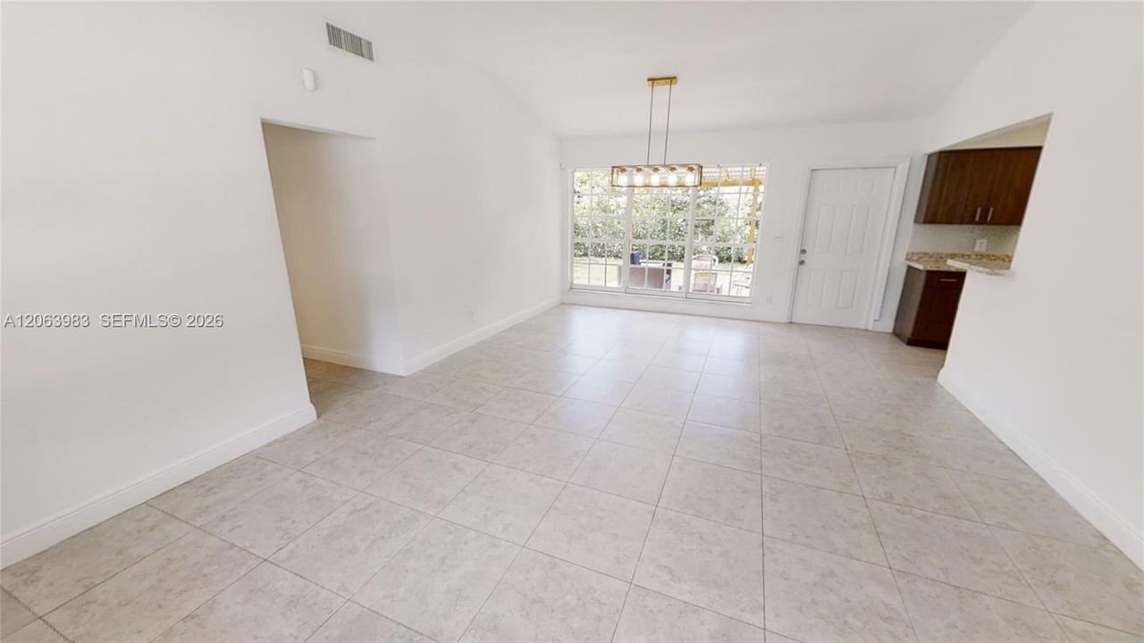En Renta: $4,950 (3 camas, 2 baños, 1146 Pies cuadrados)