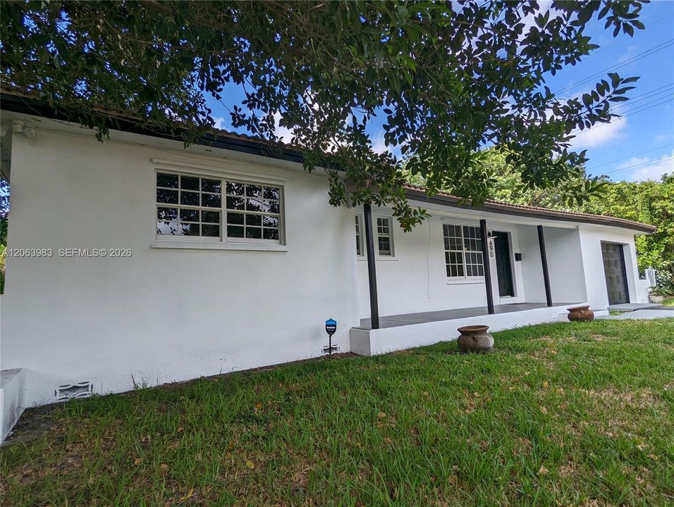 En Renta: $4,950 (3 camas, 2 baños, 1146 Pies cuadrados)
