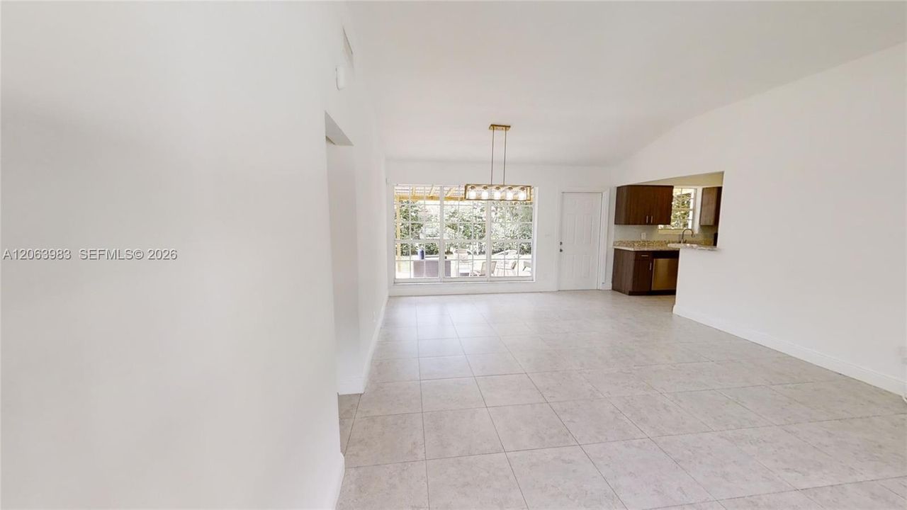 En Renta: $4,950 (3 camas, 2 baños, 1146 Pies cuadrados)