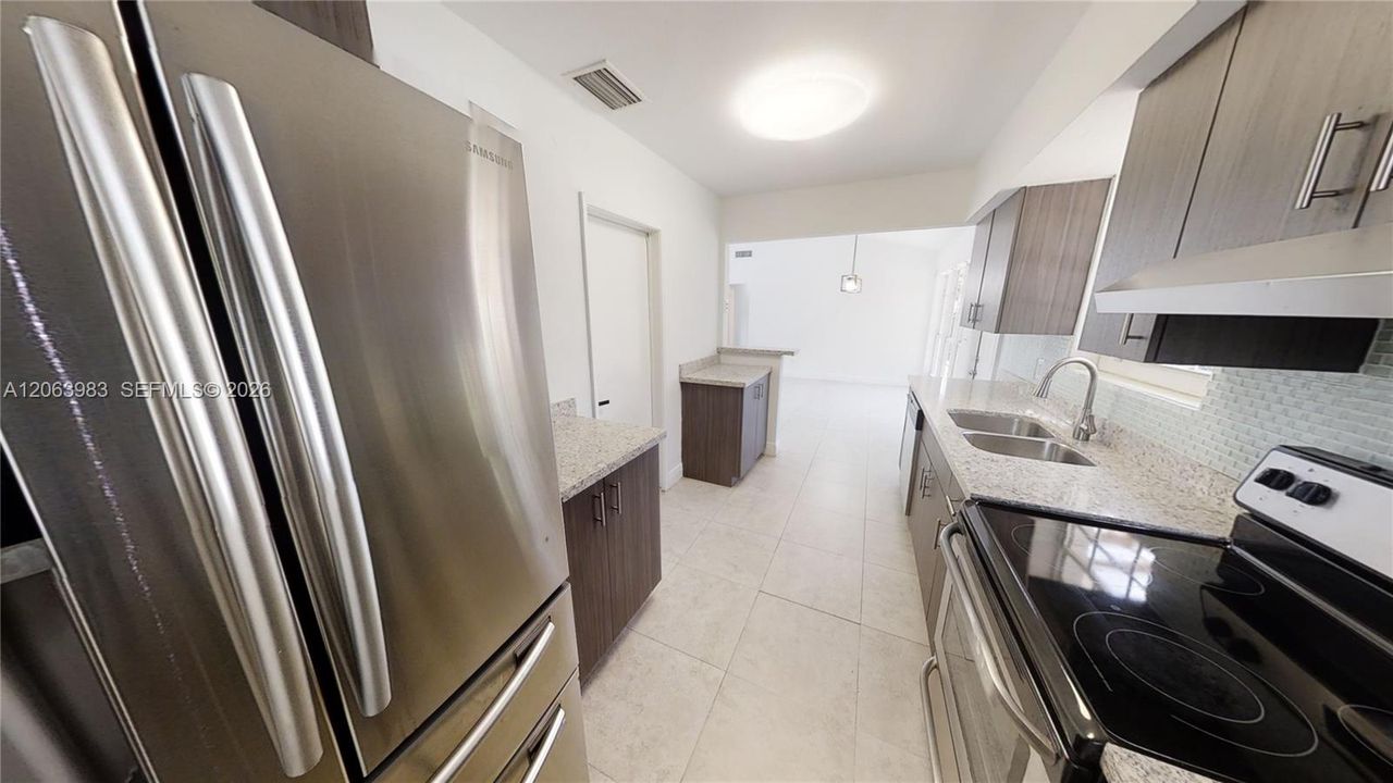 En Renta: $4,950 (3 camas, 2 baños, 1146 Pies cuadrados)