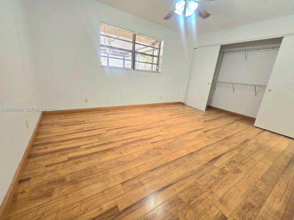Active With Contract: $2,550 (2 beds, 2 baths, 1000 Square Feet)