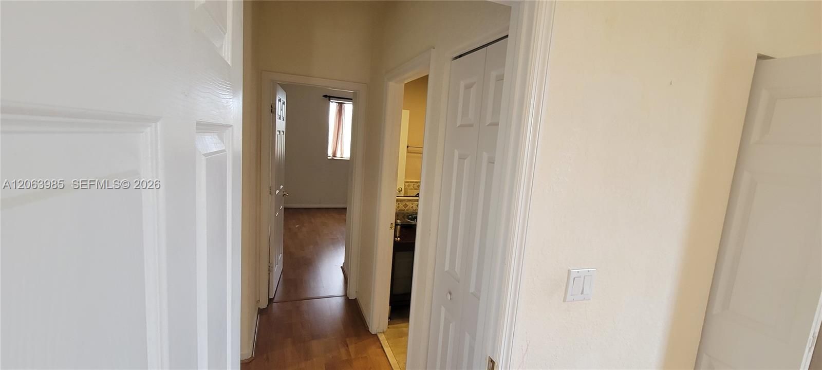 En Venta: $695,000 (4 camas, 3 baños, 2934 Pies cuadrados)