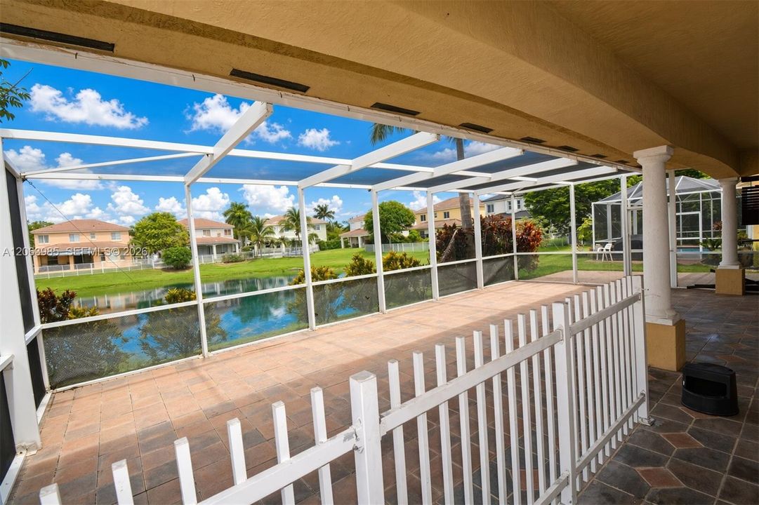 En Venta: $740,000 (4 camas, 3 baños, 2934 Pies cuadrados)