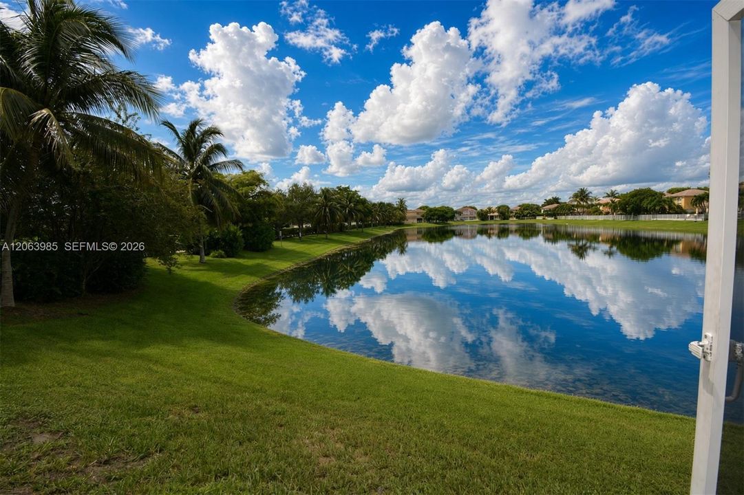 En Venta: $740,000 (4 camas, 3 baños, 2934 Pies cuadrados)