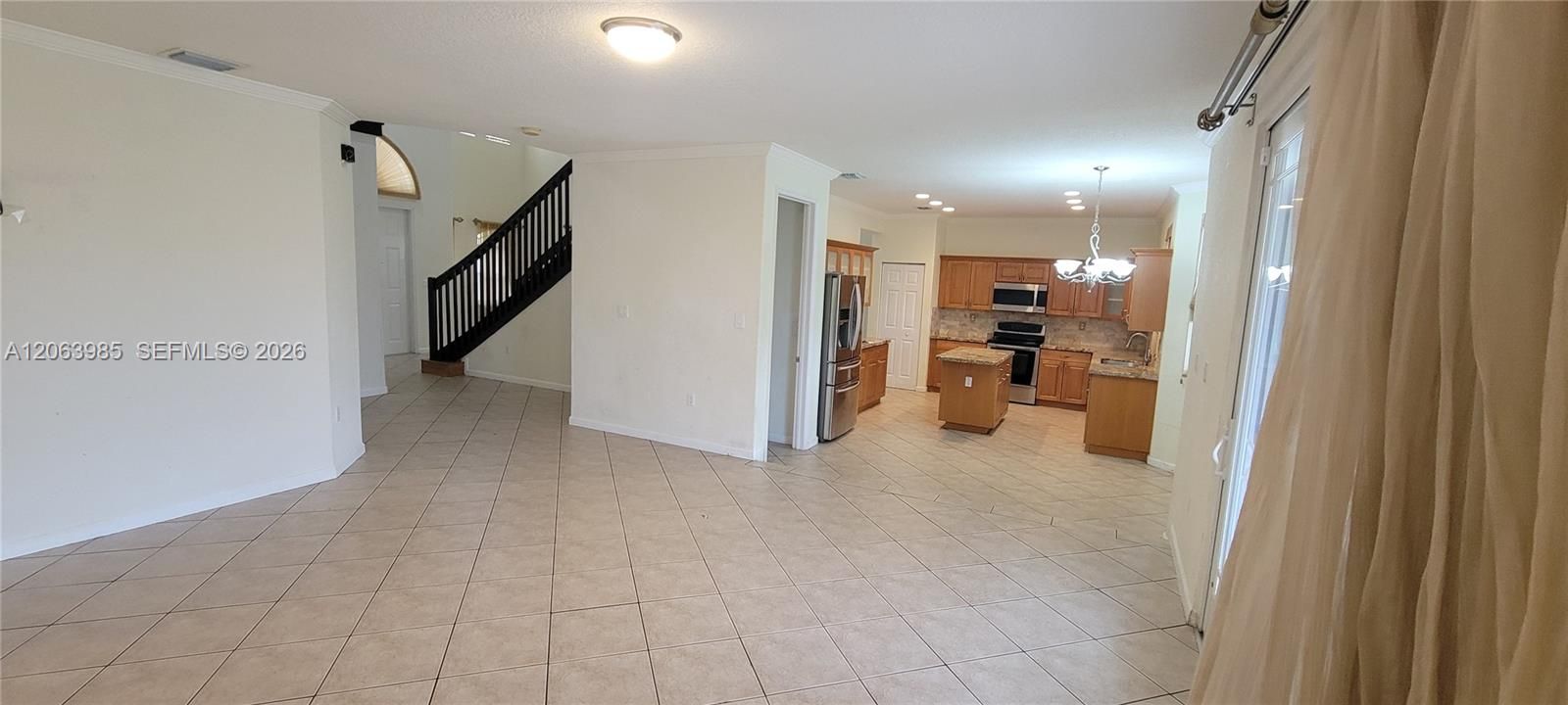 En Venta: $695,000 (4 camas, 3 baños, 2934 Pies cuadrados)