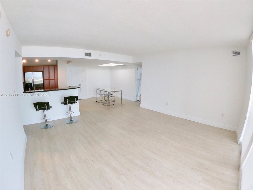 For Rent: $3,400 (2 beds, 2 baths, 1200 Square Feet)