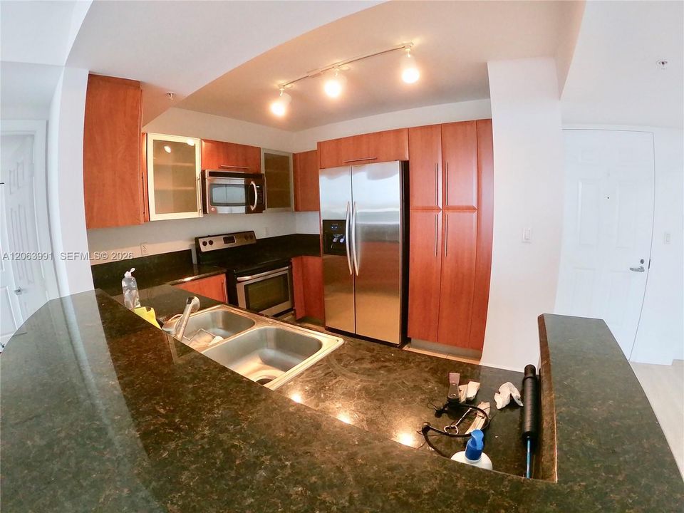 For Rent: $3,400 (2 beds, 2 baths, 1200 Square Feet)