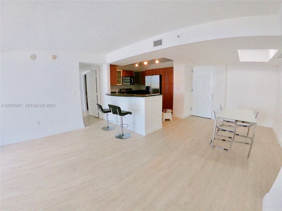For Rent: $3,400 (2 beds, 2 baths, 1200 Square Feet)