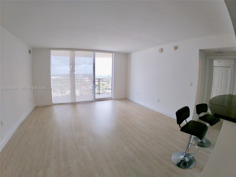 For Rent: $3,400 (2 beds, 2 baths, 1200 Square Feet)
