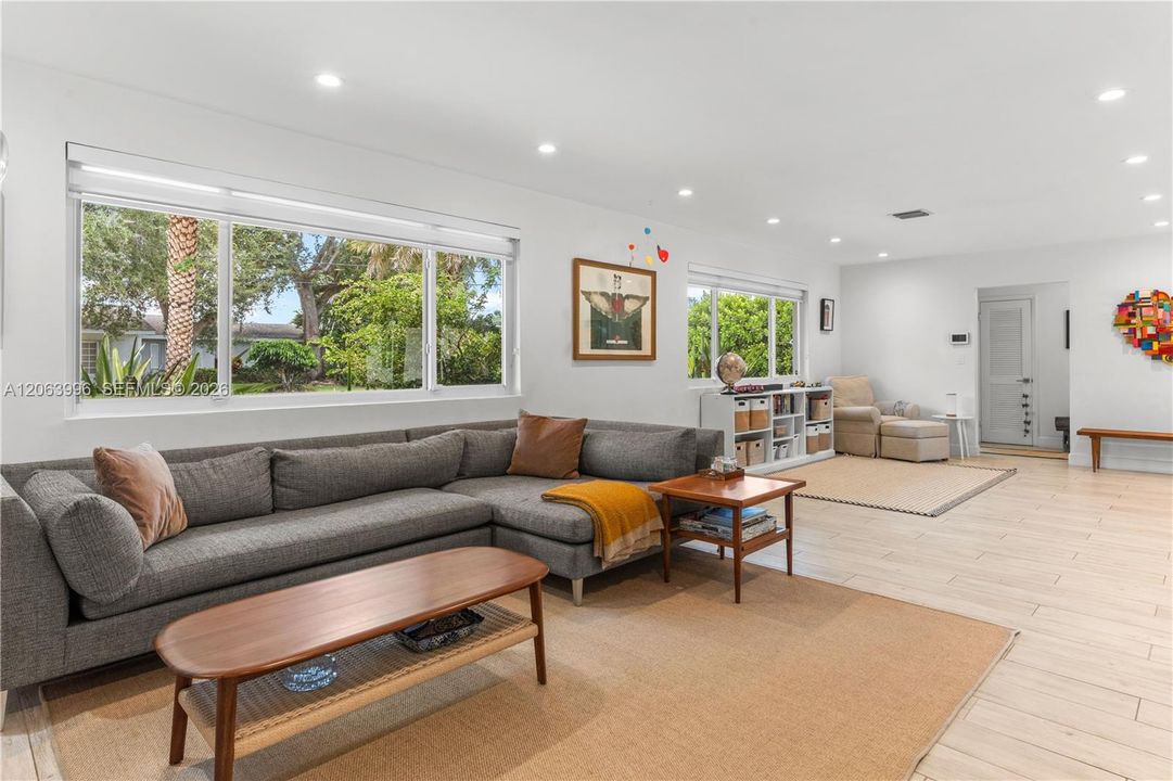 For Sale: $2,200,000 (4 beds, 3 baths, 2384 Square Feet)