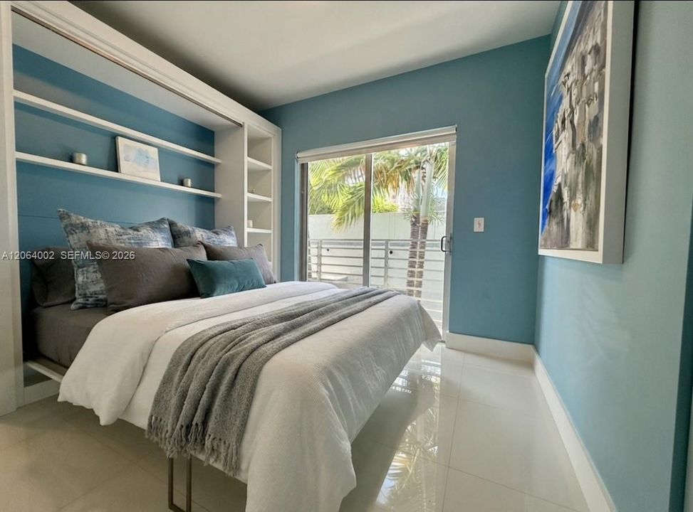 Active With Contract: $5,000 (2 beds, 2 baths, 971 Square Feet)