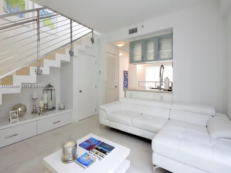 Active With Contract: $5,000 (2 beds, 2 baths, 971 Square Feet)
