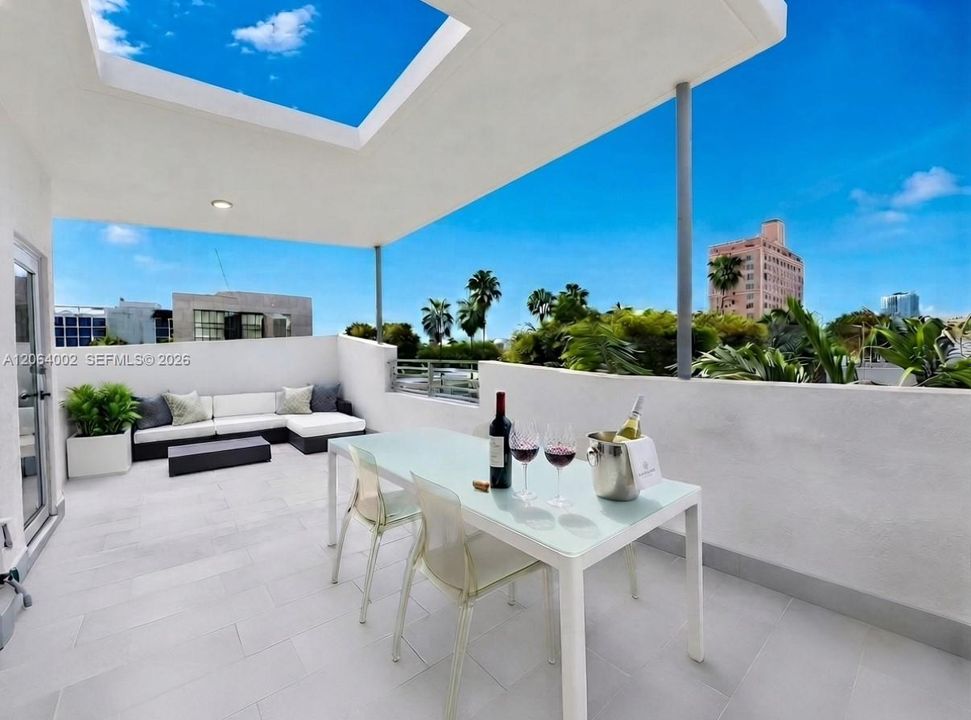 Active With Contract: $5,000 (2 beds, 2 baths, 971 Square Feet)