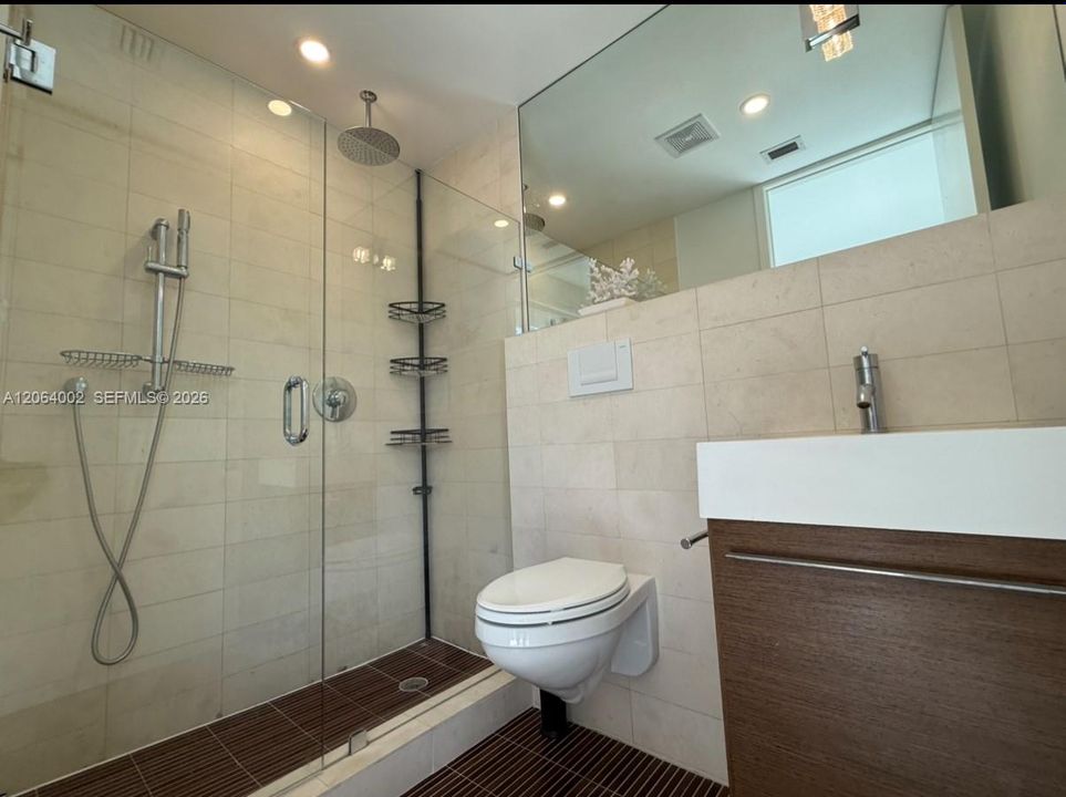 Active With Contract: $5,000 (2 beds, 2 baths, 971 Square Feet)