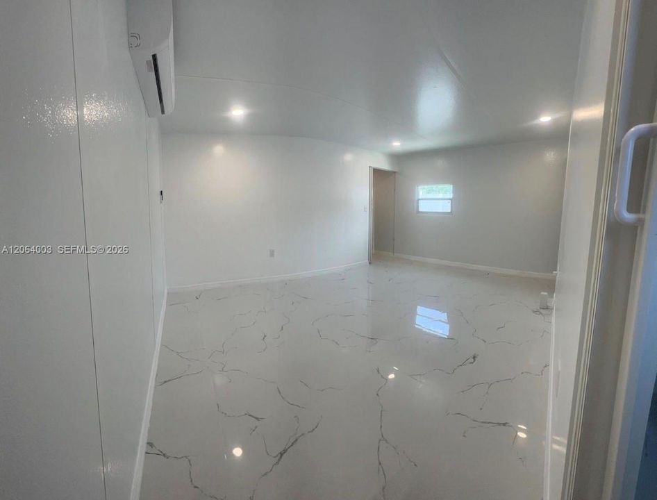 For Rent: $1,500 (1 beds, 1 baths, 1066 Square Feet)