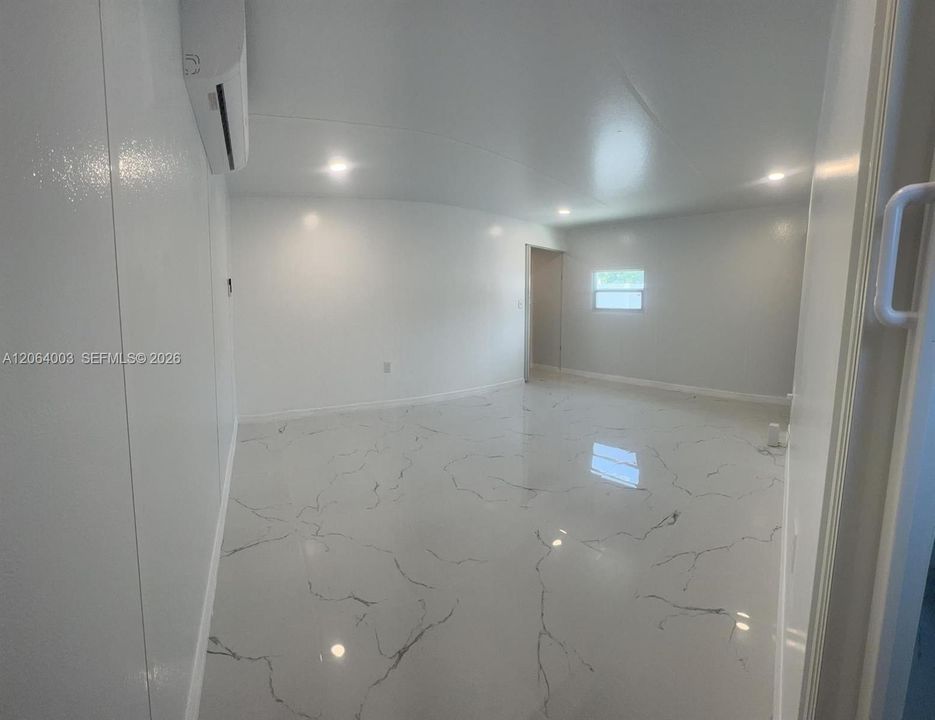 For Rent: $1,500 (1 beds, 1 baths, 1066 Square Feet)