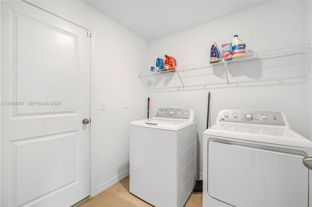 For Sale: $310,000 (4 beds, 2 baths, 1937 Square Feet)