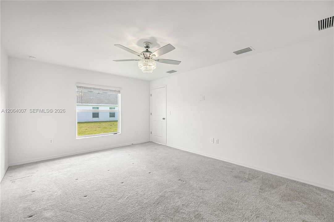 For Sale: $310,000 (4 beds, 2 baths, 1937 Square Feet)
