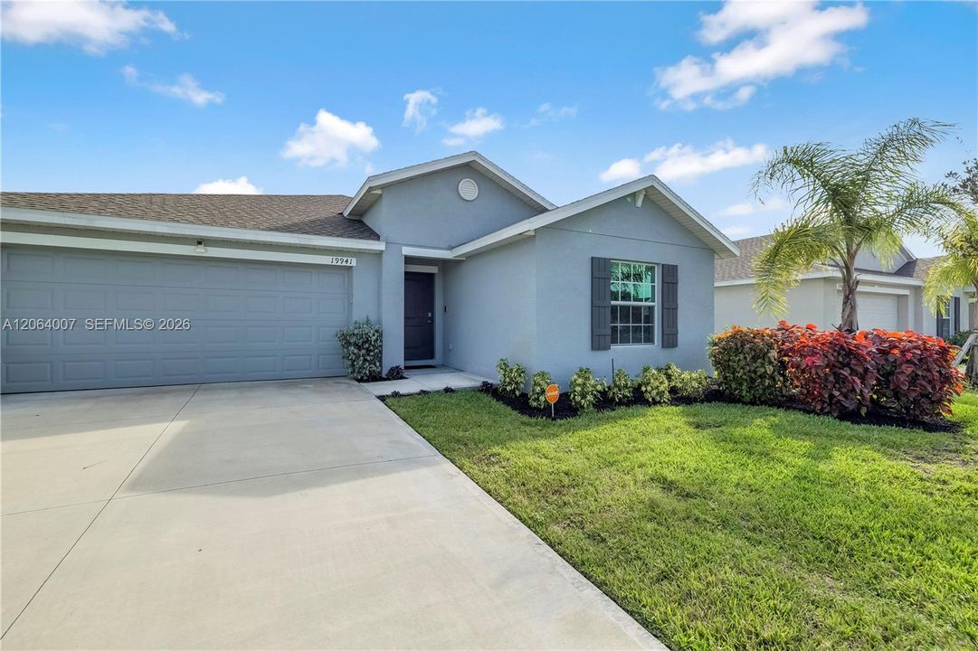 For Sale: $310,000 (4 beds, 2 baths, 1937 Square Feet)