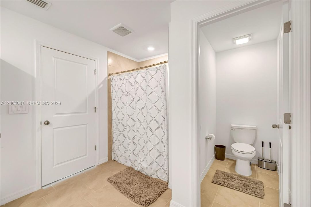 For Sale: $310,000 (4 beds, 2 baths, 1937 Square Feet)