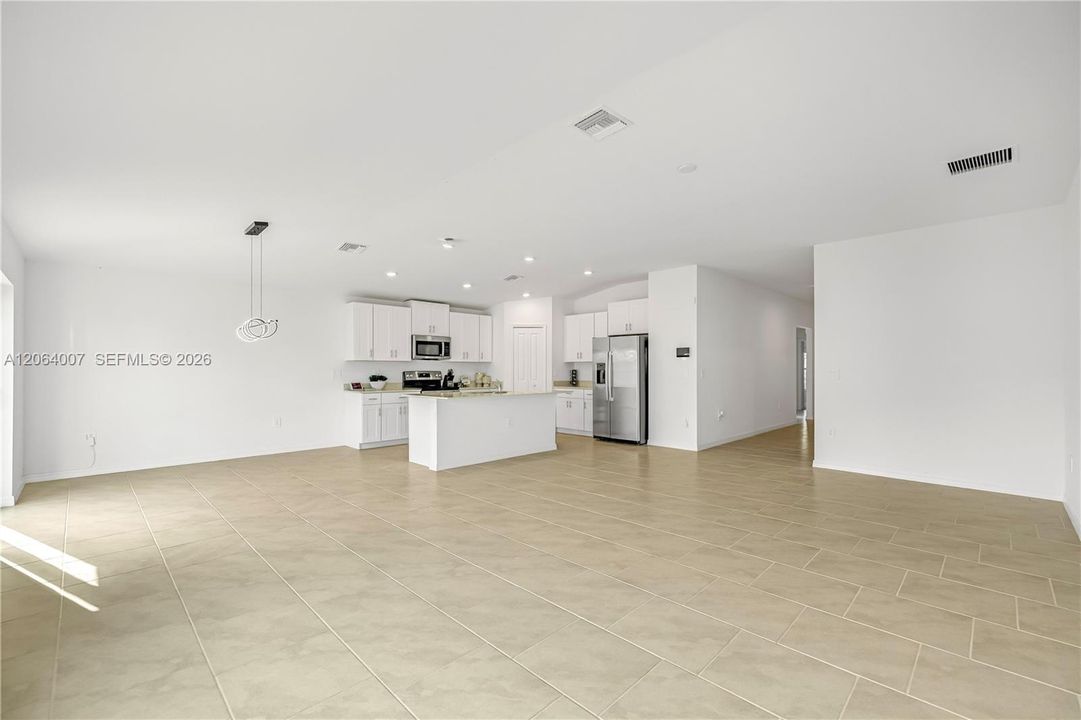 For Sale: $310,000 (4 beds, 2 baths, 1937 Square Feet)
