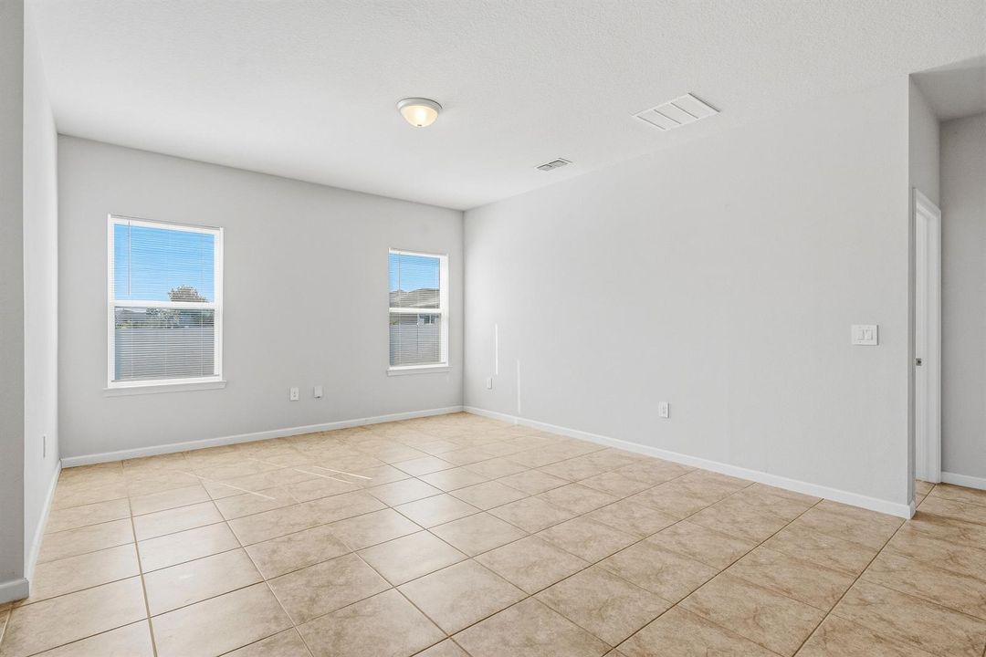 6640 Canterbridge Drive-66-38_33