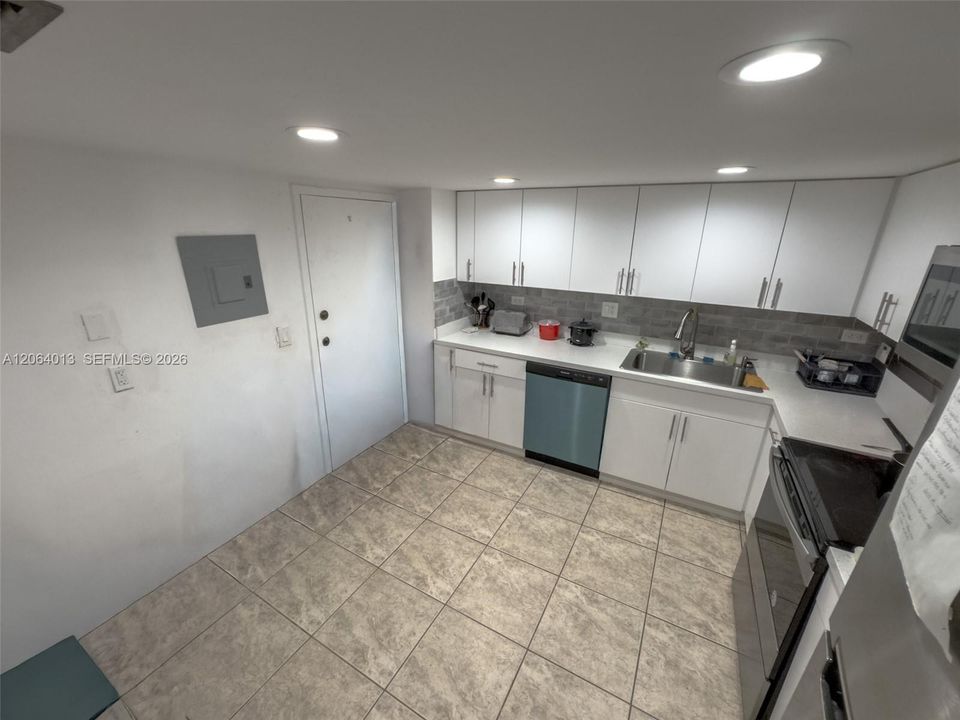 Activo con contrato: $279,000 (2 camas, 2 baños, 1087 Pies cuadrados)