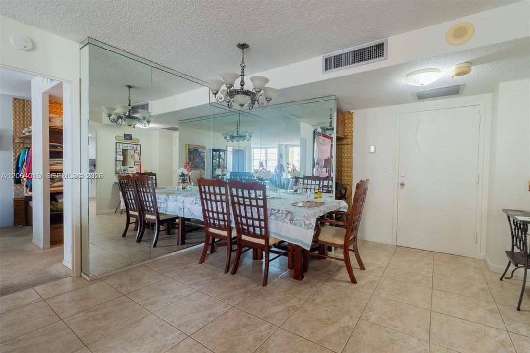 Activo con contrato: $279,000 (2 camas, 2 baños, 1087 Pies cuadrados)