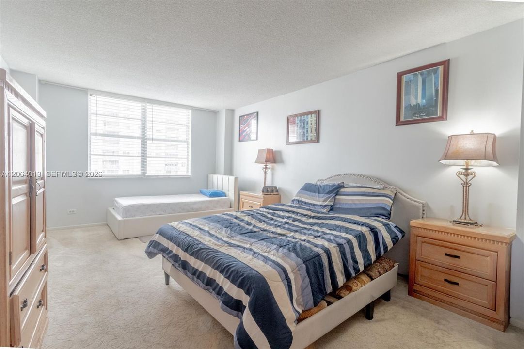 Activo con contrato: $279,000 (2 camas, 2 baños, 1087 Pies cuadrados)