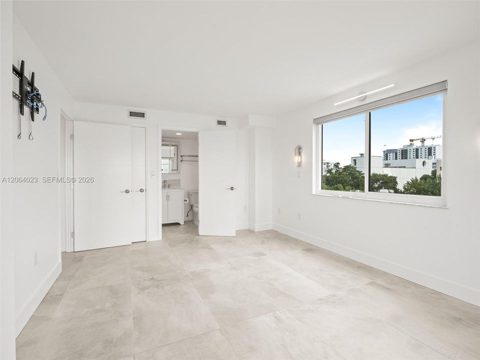 MASTER BEDROOM