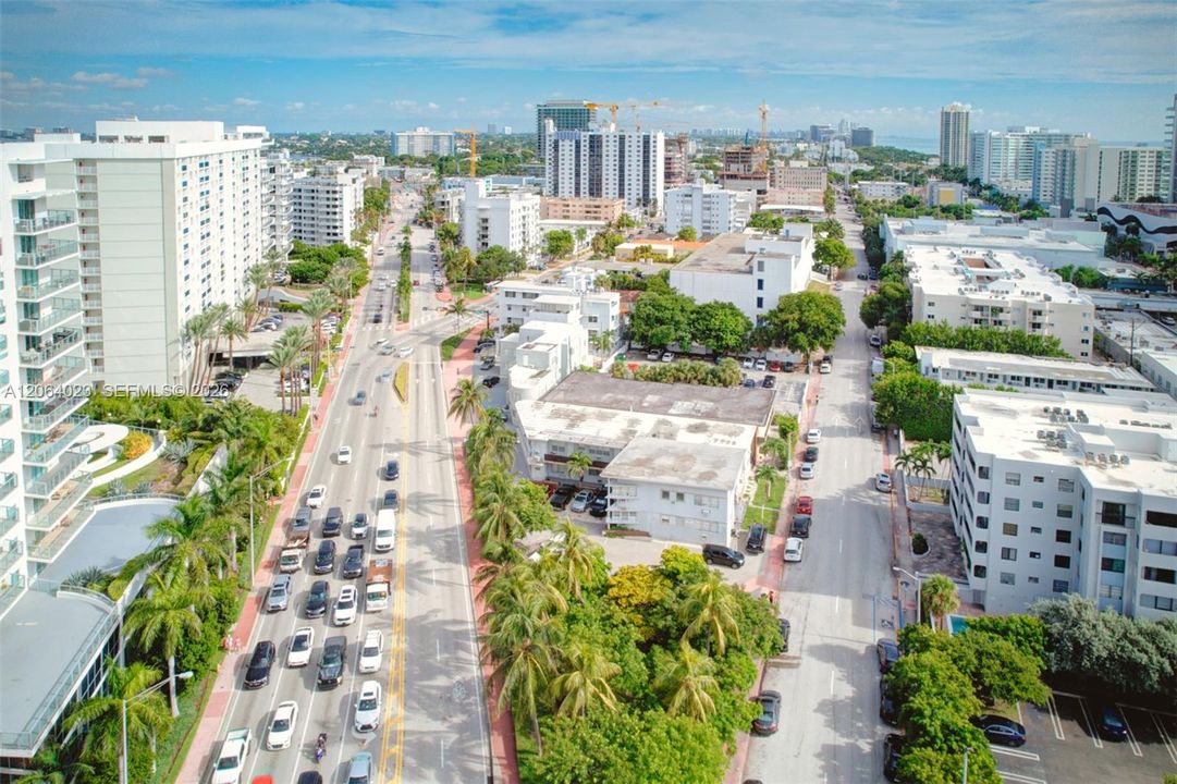 Active With Contract: $3,400 (2 beds, 2 baths, 1022 Square Feet)