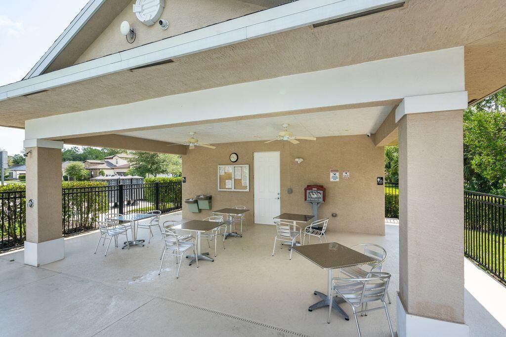 Pool pavillion
