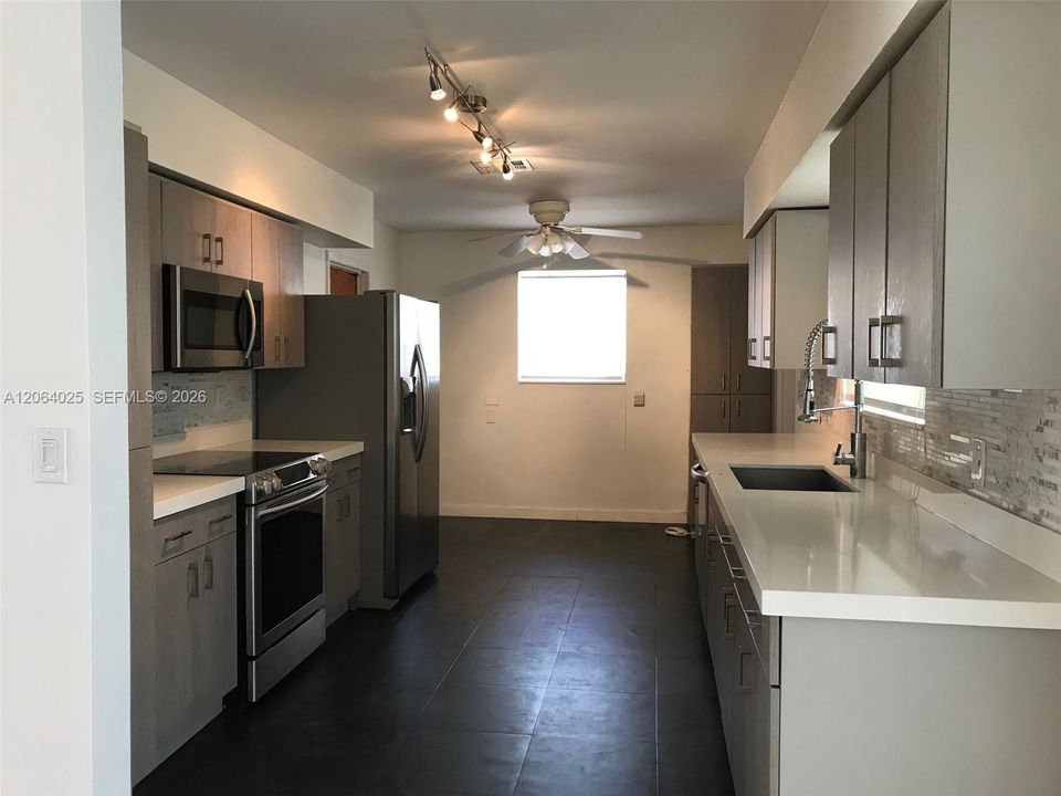 For Sale: $850,000 (3 beds, 2 baths, 1320 Square Feet)