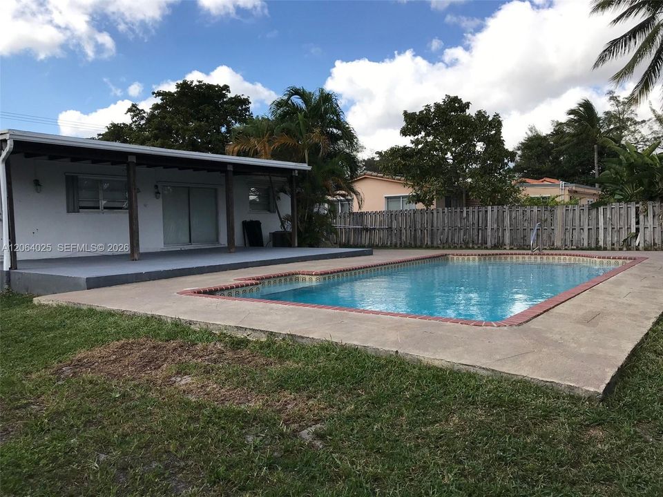 For Sale: $850,000 (3 beds, 2 baths, 1320 Square Feet)