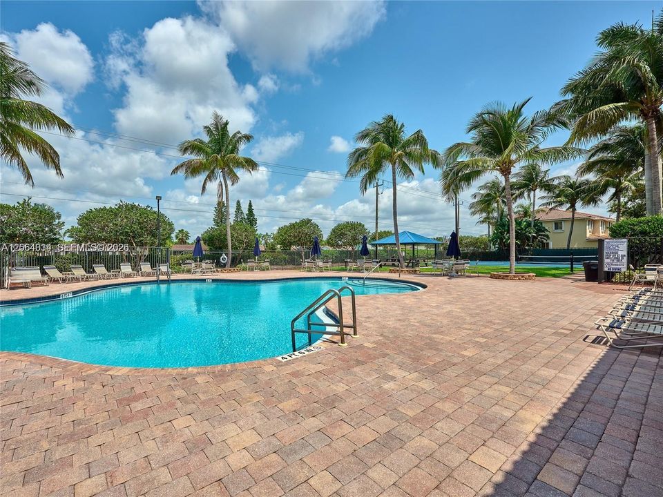 For Sale: $460,000 (3 beds, 2 baths, 1739 Square Feet)