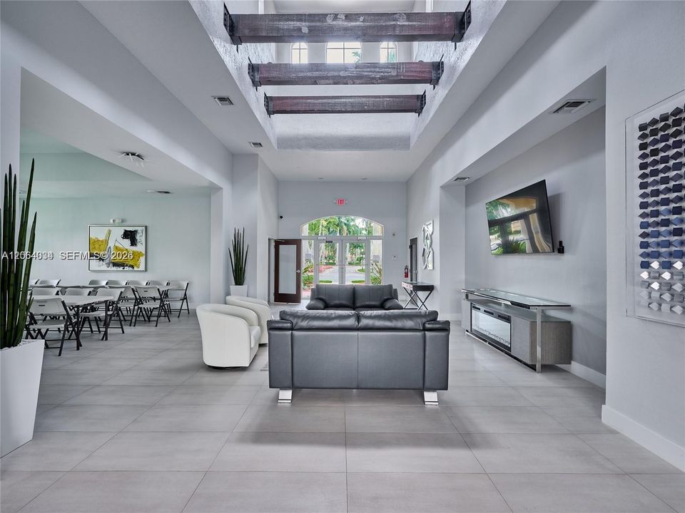 For Sale: $460,000 (3 beds, 2 baths, 1739 Square Feet)