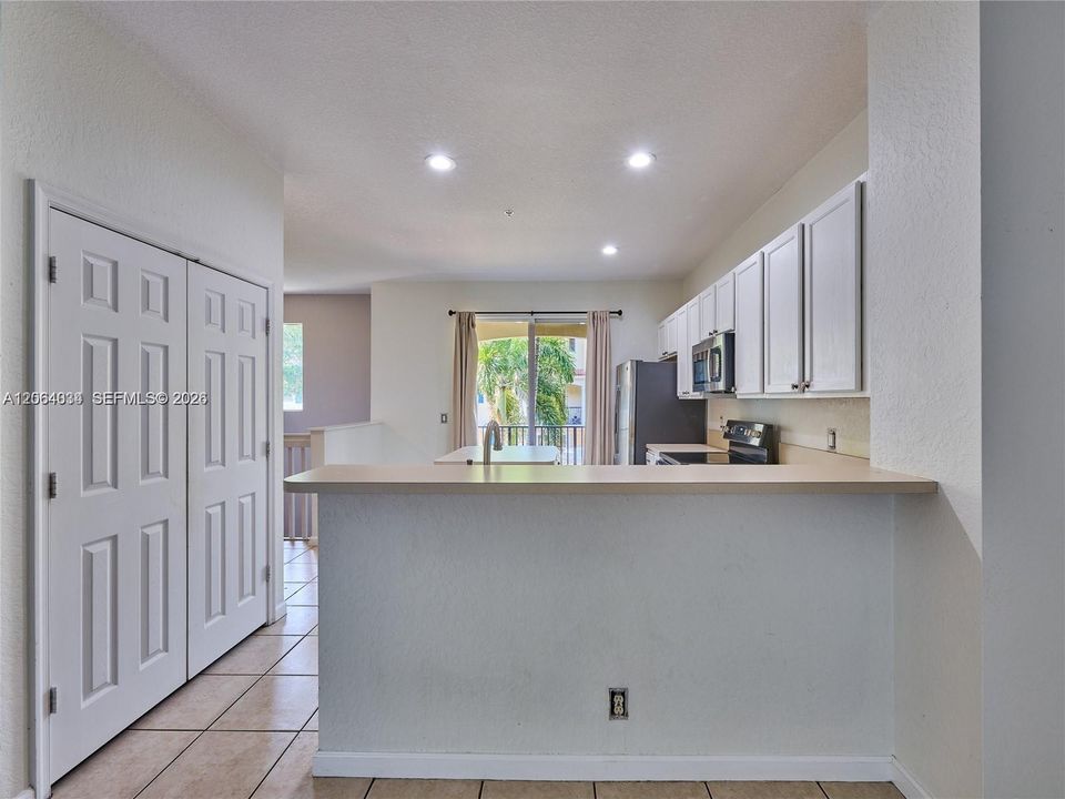 For Sale: $460,000 (3 beds, 2 baths, 1739 Square Feet)