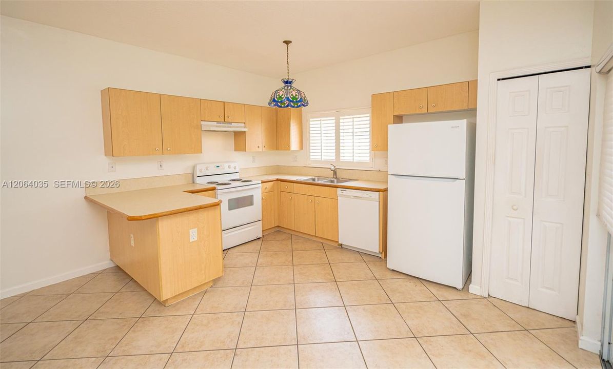 For Sale: $485,000 (3 beds, 2 baths, 1804 Square Feet)