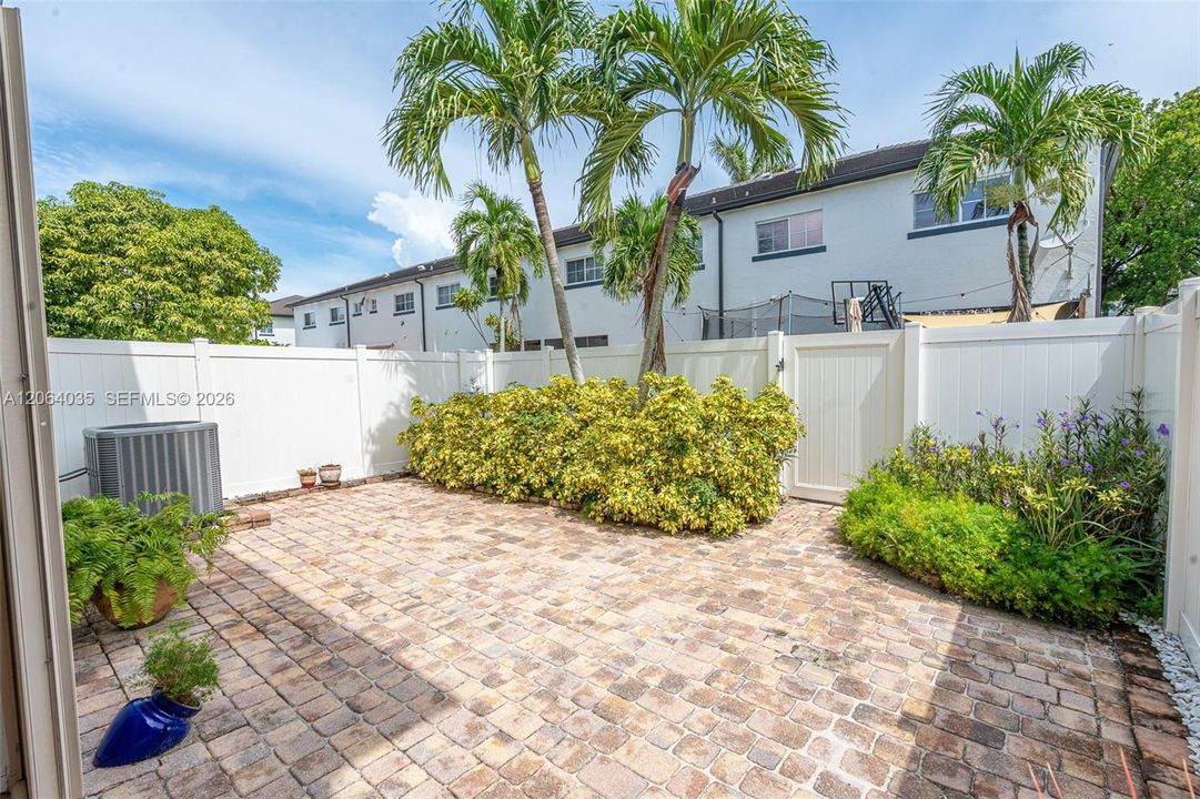 For Sale: $485,000 (3 beds, 2 baths, 1804 Square Feet)
