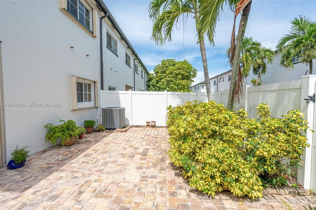 For Sale: $485,000 (3 beds, 2 baths, 1804 Square Feet)