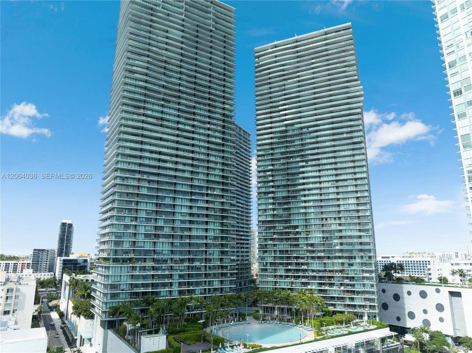 待售: $750,000 (2 贝兹, 3 浴室, 1175 平方英尺)