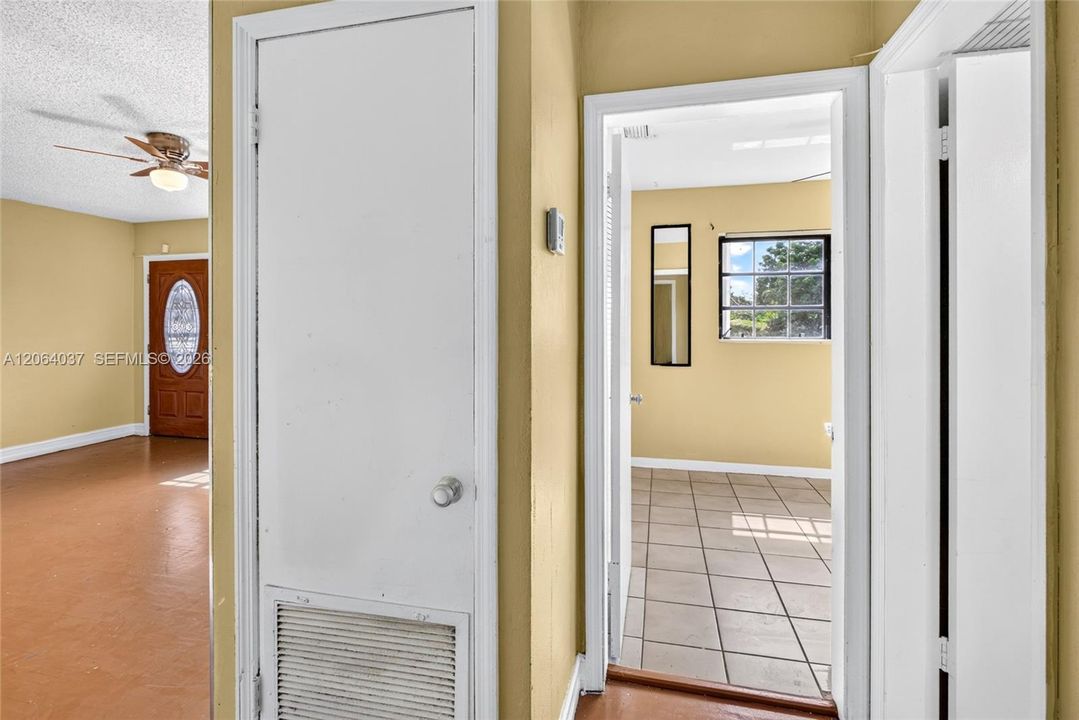 For Sale: $529,000 (4 beds, 3 baths, 1459 Square Feet)